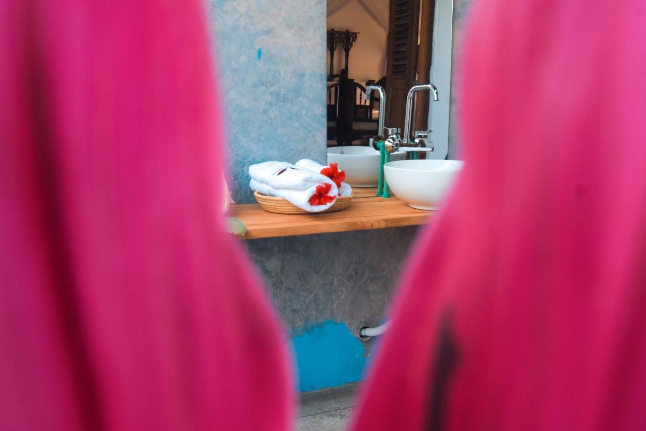 Zanzibar Kusini Beach Bungalows Hotel Kizimkazi Kültér fotó