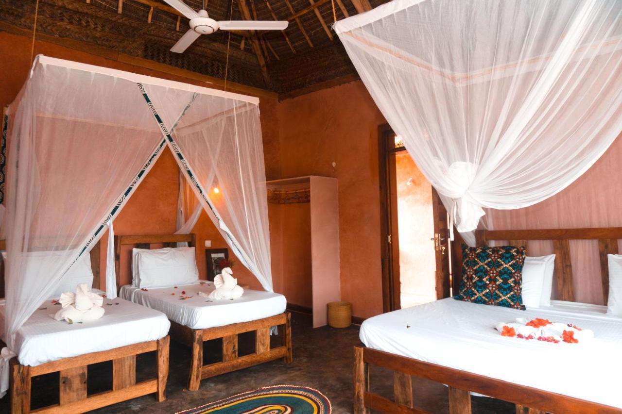 Zanzibar Kusini Beach Bungalows Hotel Kizimkazi Kültér fotó