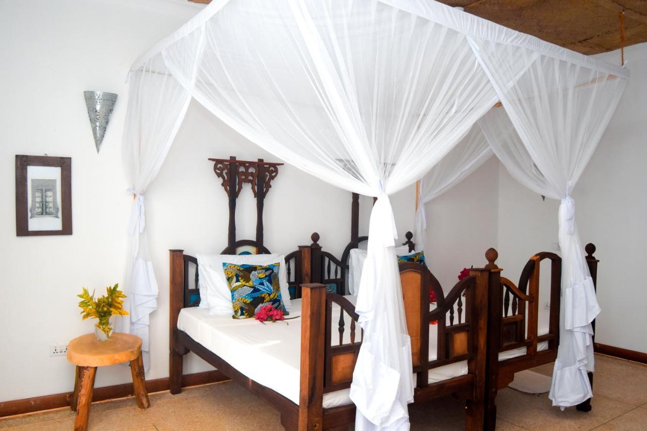 Zanzibar Kusini Beach Bungalows Hotel Kizimkazi Kültér fotó