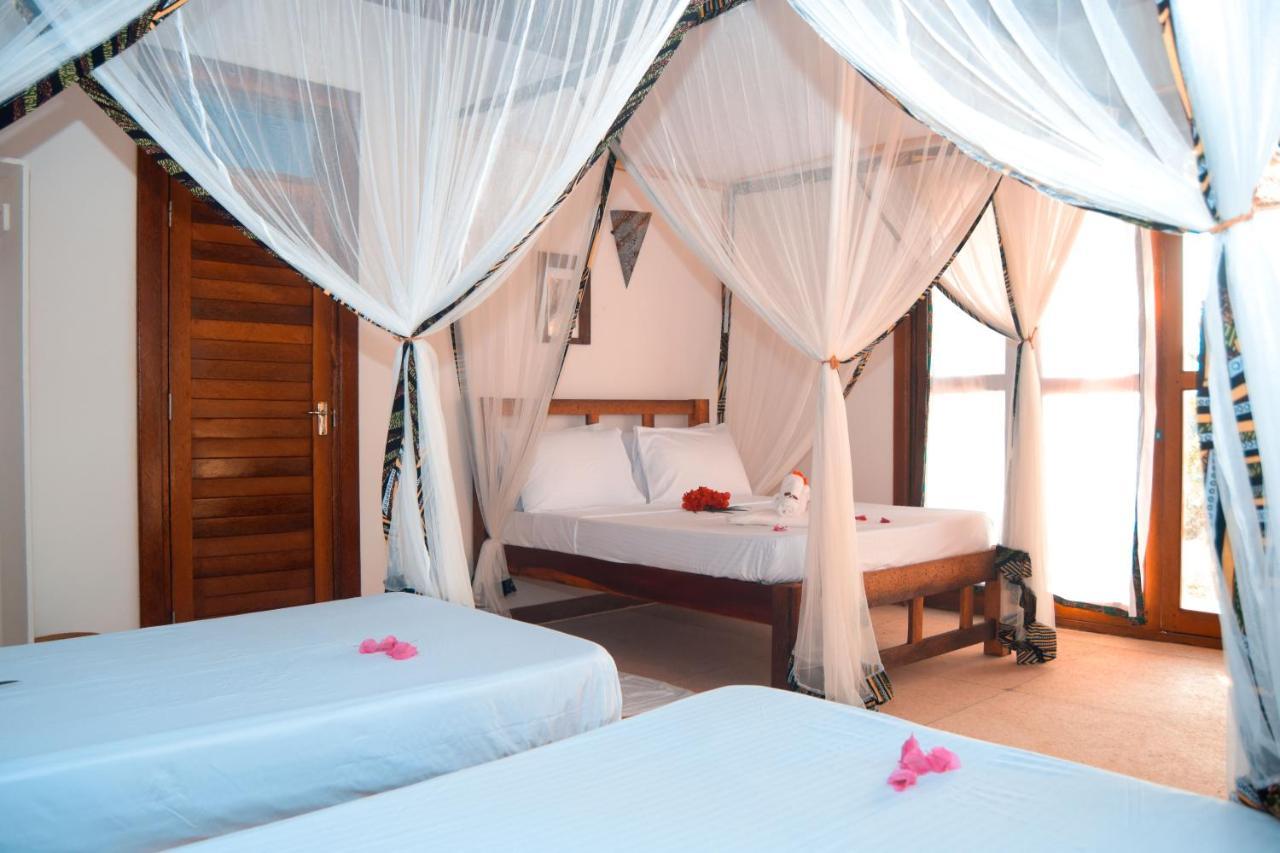 Zanzibar Kusini Beach Bungalows Hotel Kizimkazi Kültér fotó