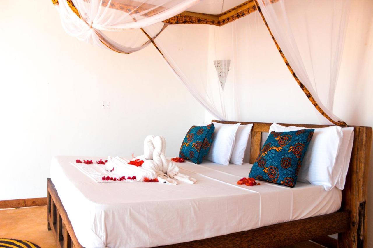 Zanzibar Kusini Beach Bungalows Hotel Kizimkazi Kültér fotó