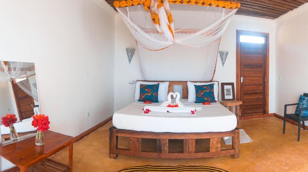 Zanzibar Kusini Beach Bungalows Hotel Kizimkazi Kültér fotó