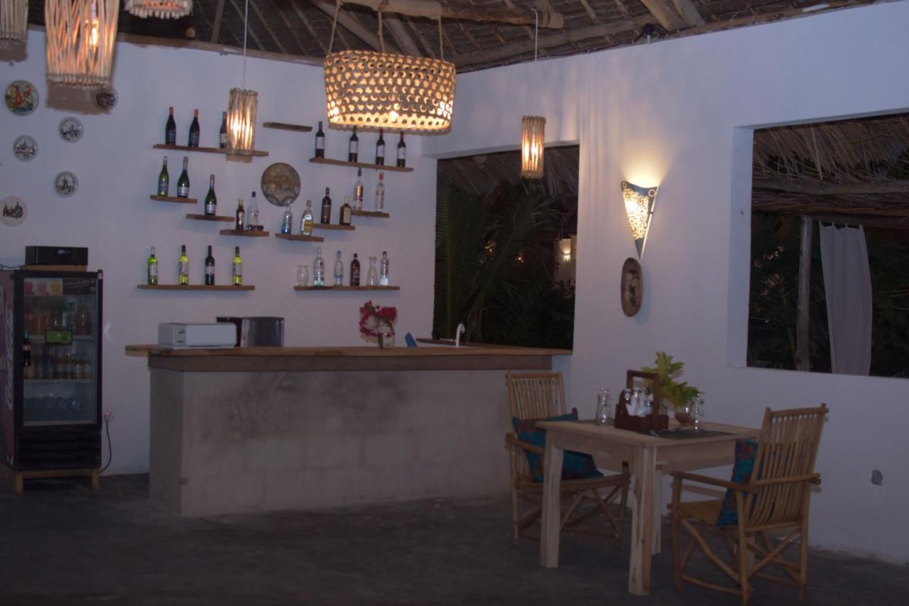 Zanzibar Kusini Beach Bungalows Hotel Kizimkazi Kültér fotó